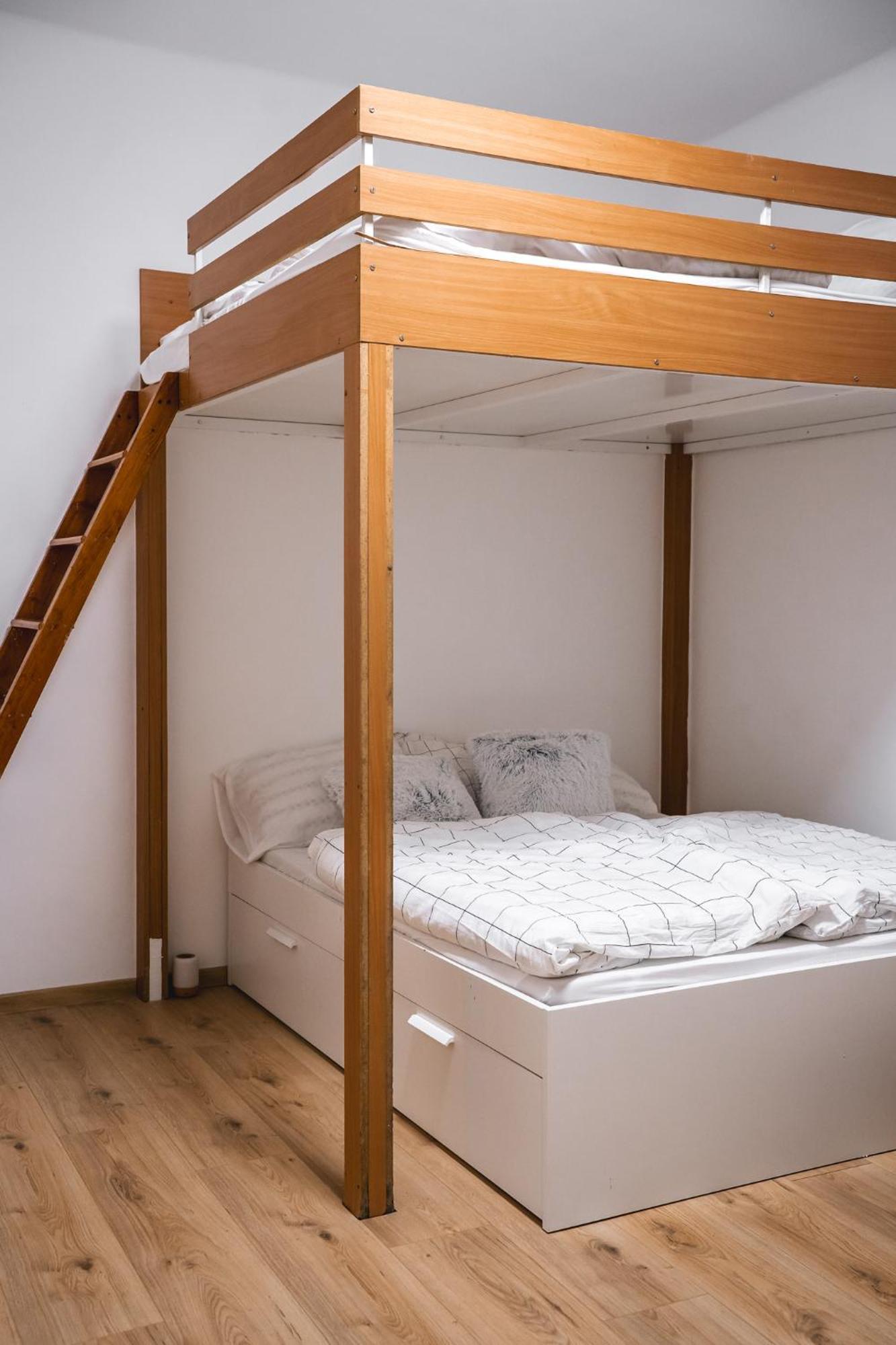 Swanky Retreat Daire Prag
